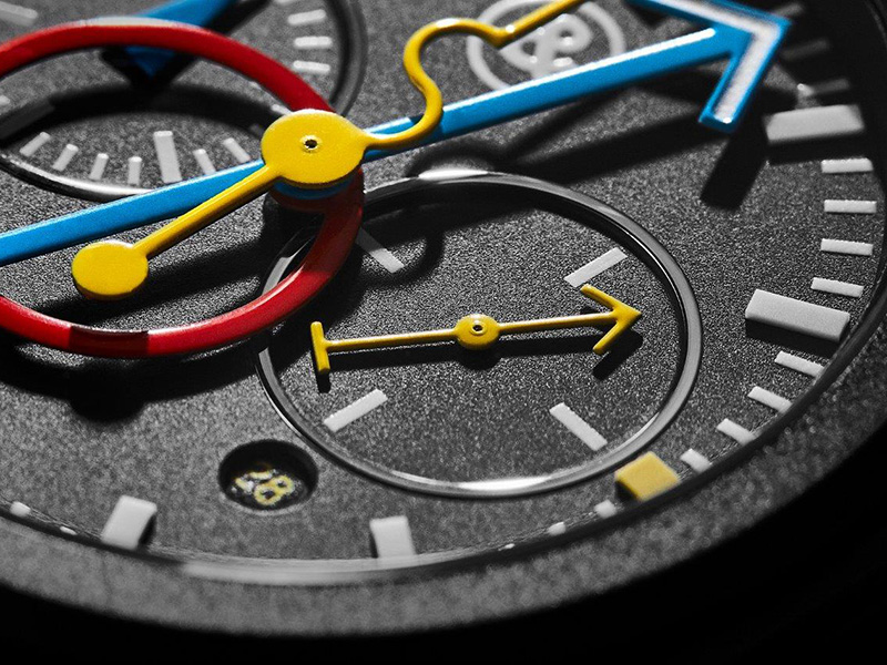 علامة  Bell & Ross تطرح ثلاث ساعات من السيراميك الأسود بالتعاون مع آلان سيلبرستين